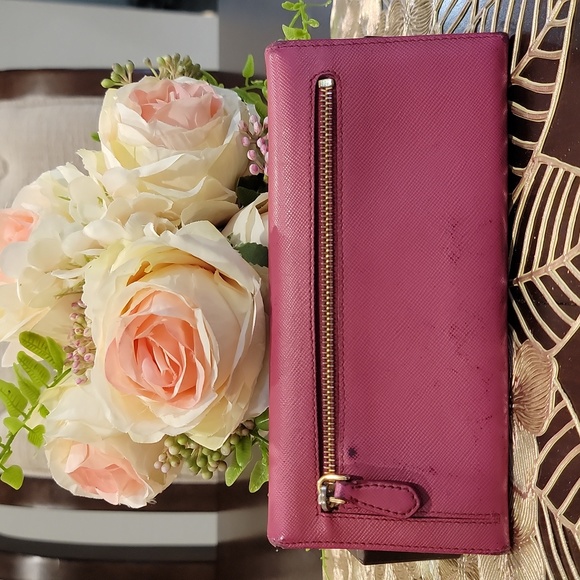 Authentic Prada Saffiano wallet - Picture 2 of 10